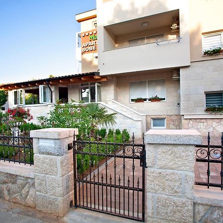 Apartments Maslina II Нивице Екстериор снимка