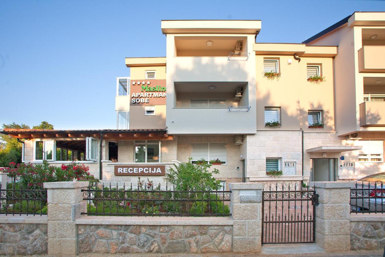 Apartments Maslina II Нивице Екстериор снимка
