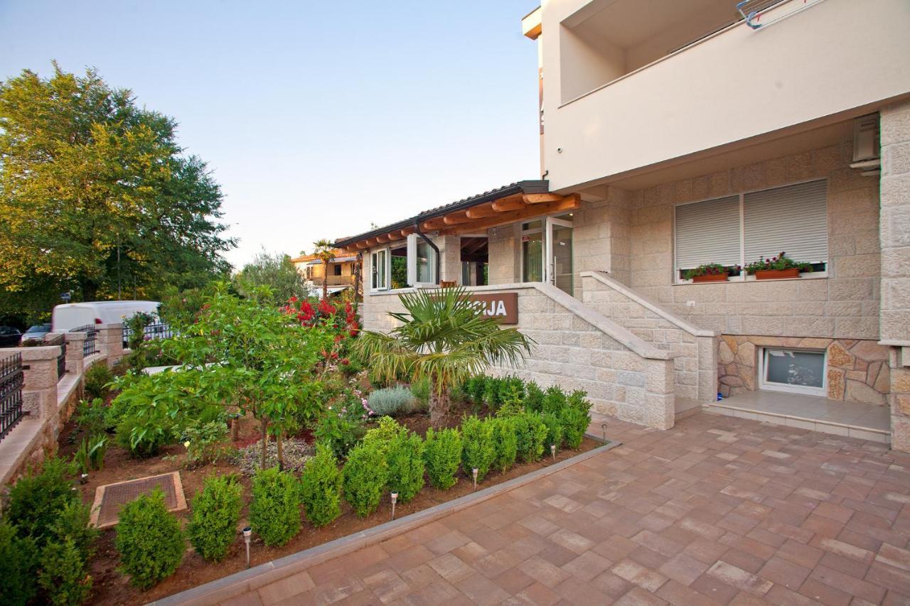 Apartments Maslina II Нивице Екстериор снимка