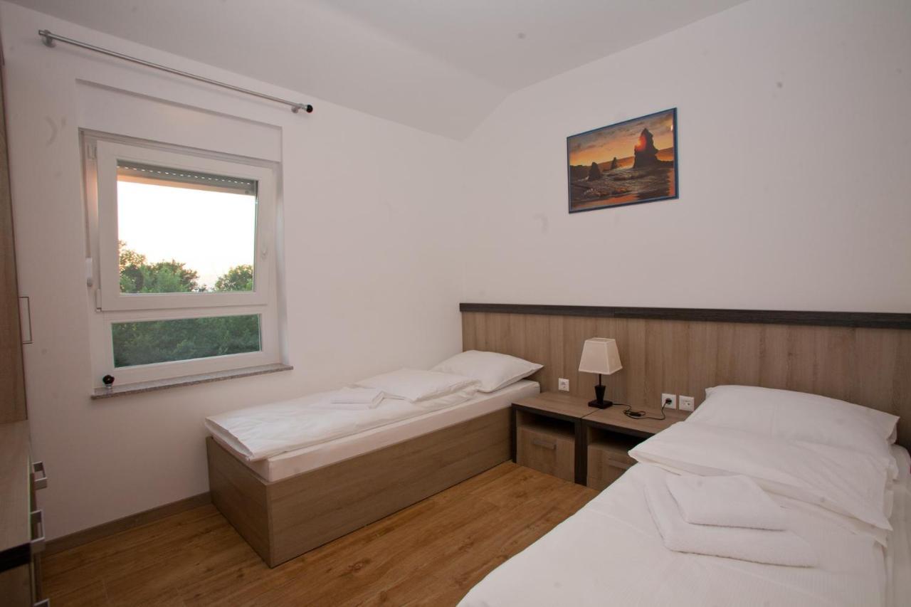 Apartments Maslina II Нивице Екстериор снимка