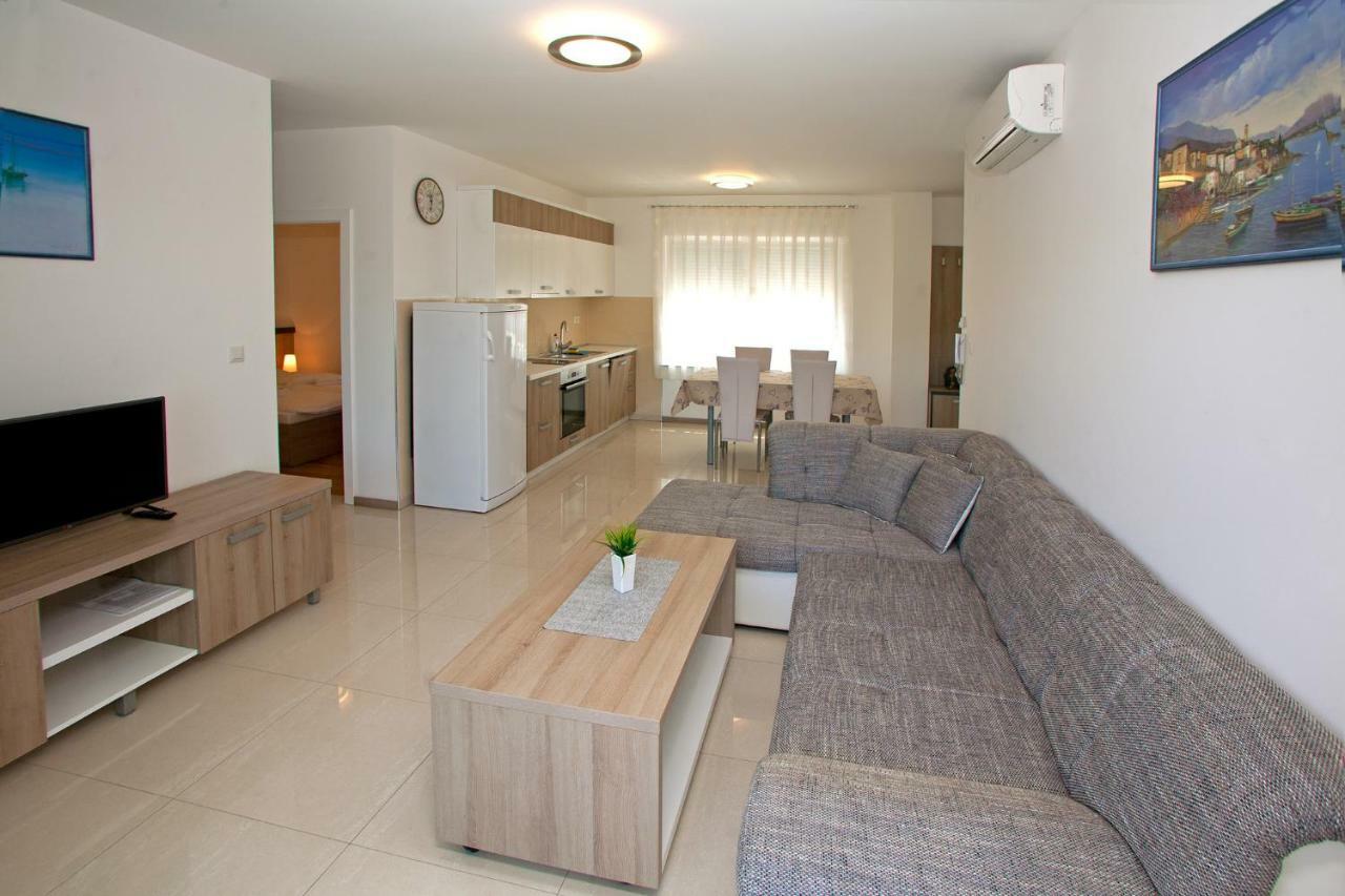 Apartments Maslina II Нивице Екстериор снимка