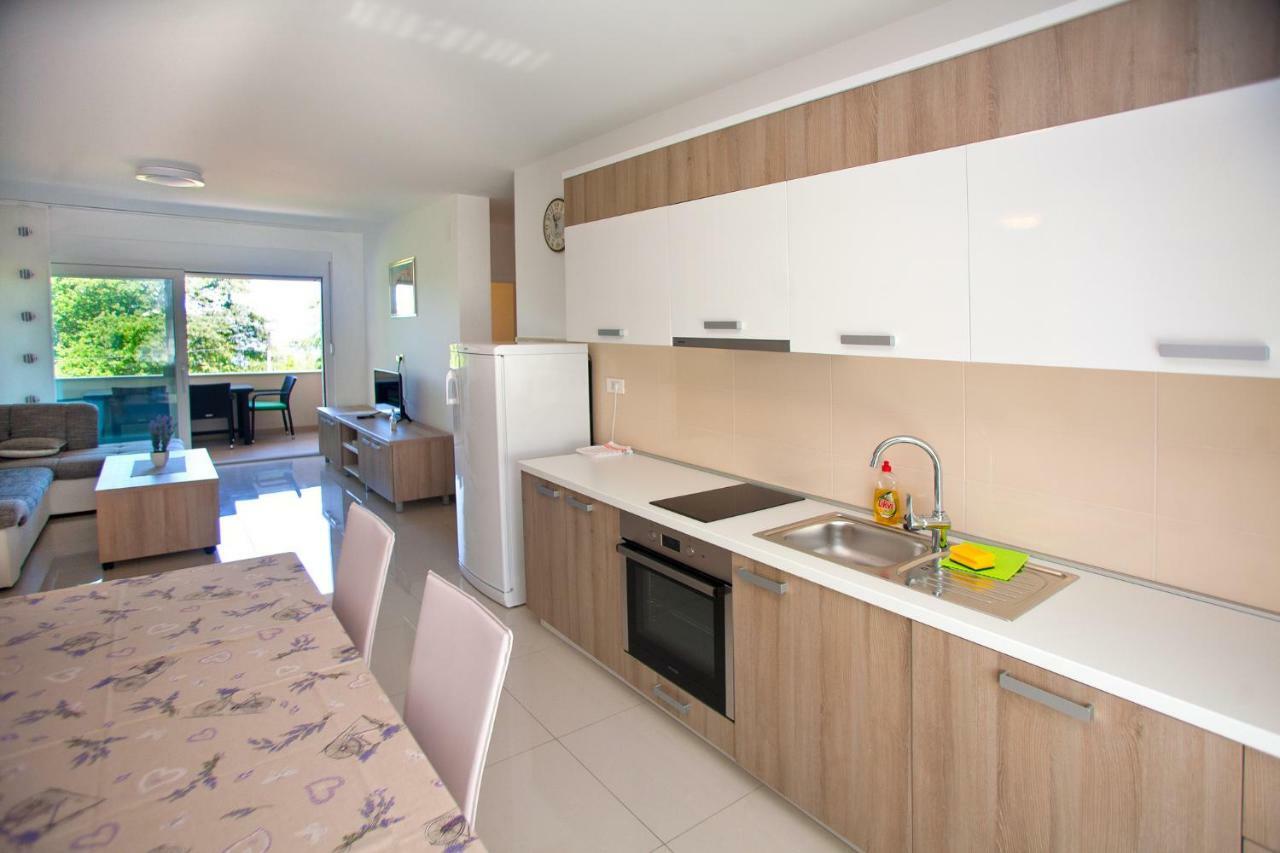 Apartments Maslina II Нивице Екстериор снимка