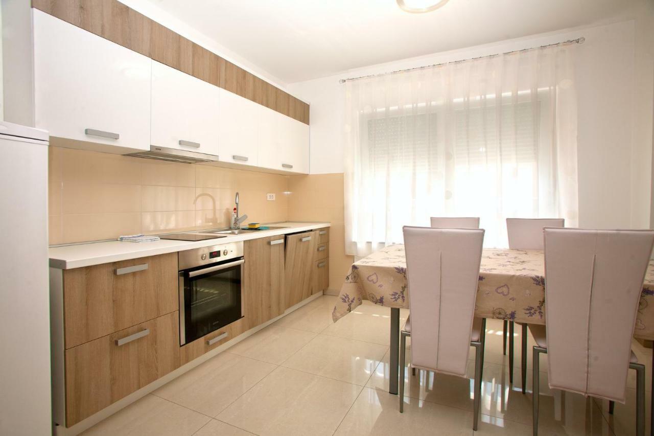 Apartments Maslina II Нивице Екстериор снимка