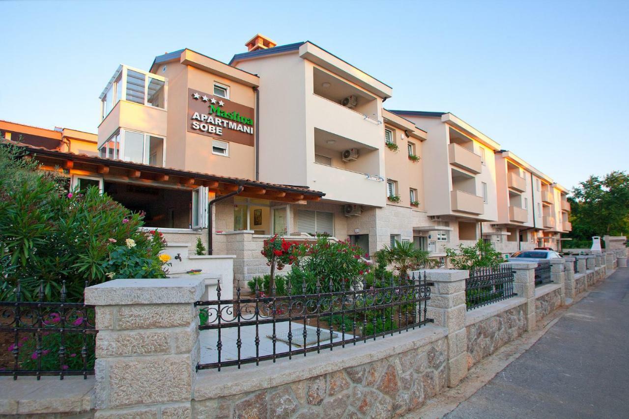 Apartments Maslina II Нивице Екстериор снимка