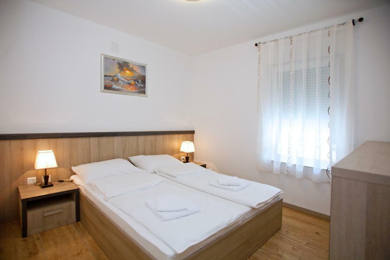 Apartments Maslina II Нивице Екстериор снимка
