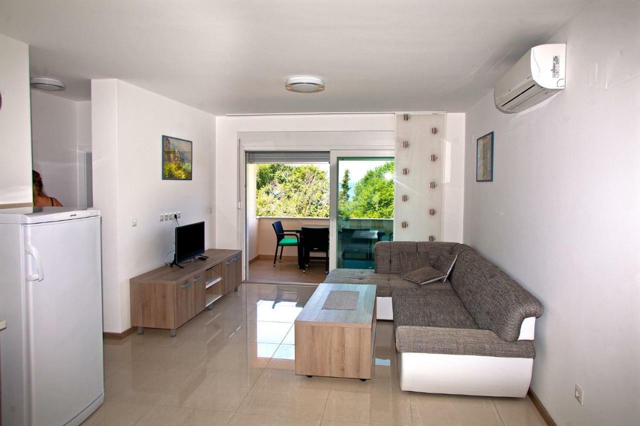 Apartments Maslina II Нивице Екстериор снимка