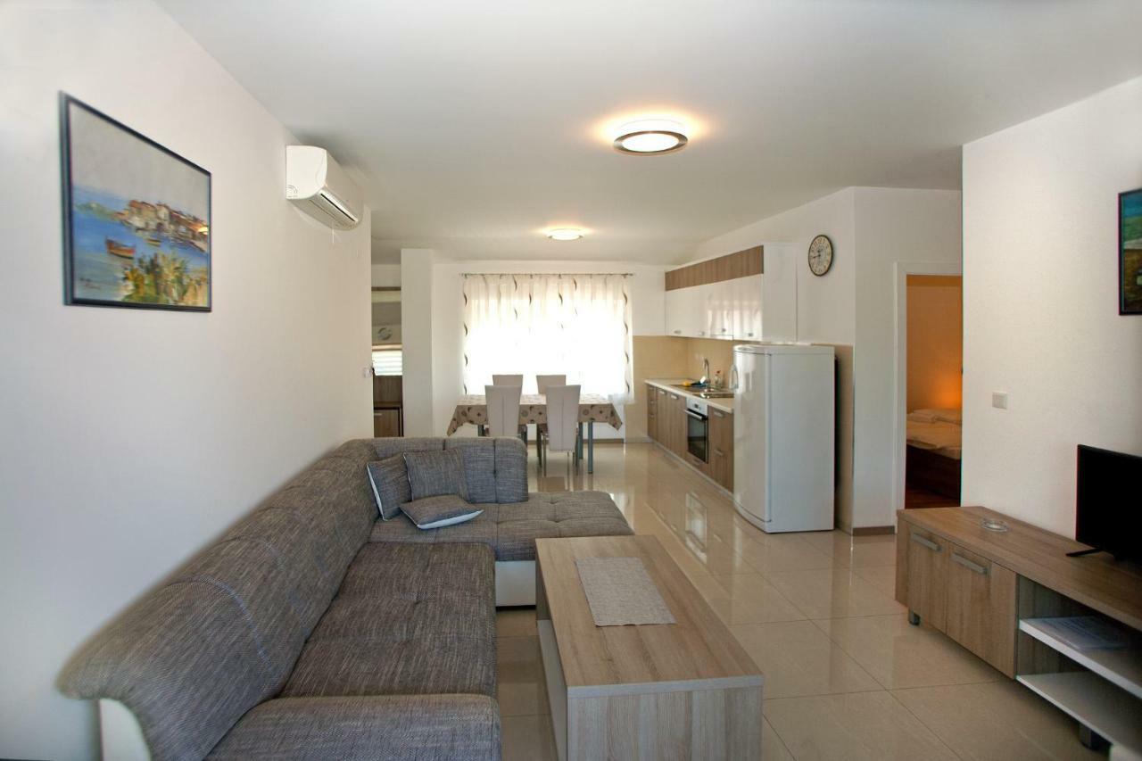 Apartments Maslina II Нивице Екстериор снимка
