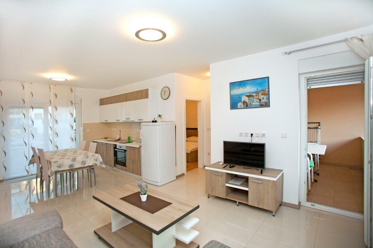 Apartments Maslina II Нивице Екстериор снимка