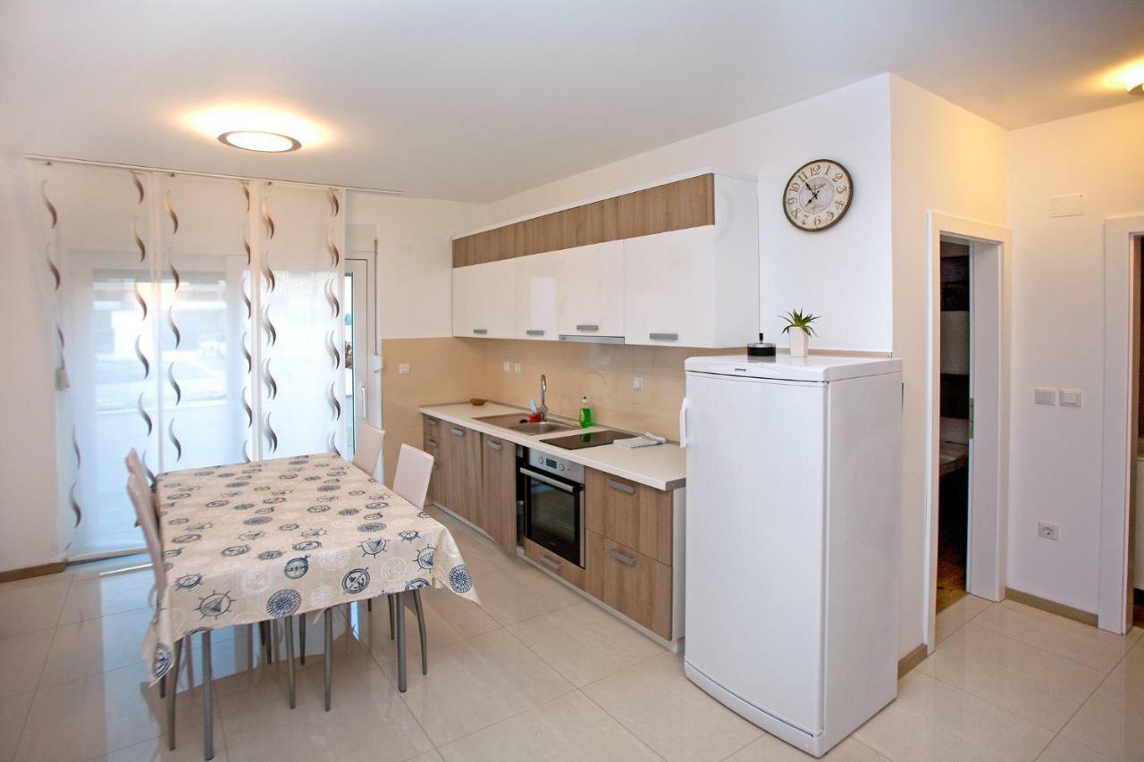 Apartments Maslina II Нивице Екстериор снимка